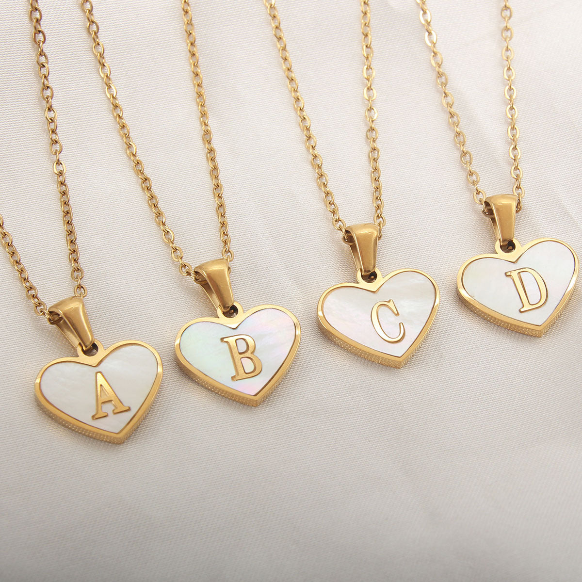 26 Letter Heart-shaped Necklace White Shell Love Clavicle Chain Fashion Personalized Necklace For Women Jewelry Valentine's Day